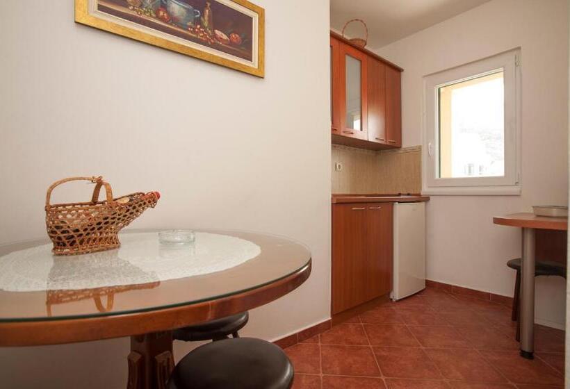 استودیو استاندارد با چشم‌انداز دریا, Guest House Medin