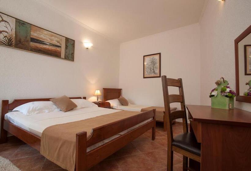 آپارتمان 1 خوابه با چشم‌انداز باغ, Guest House Medin