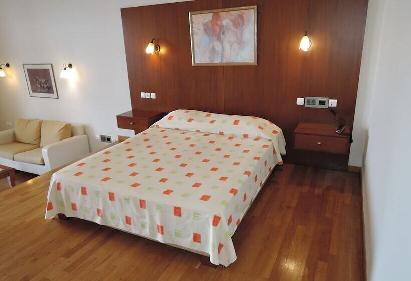 Junior Suite, Athina Palace Resort & Spa