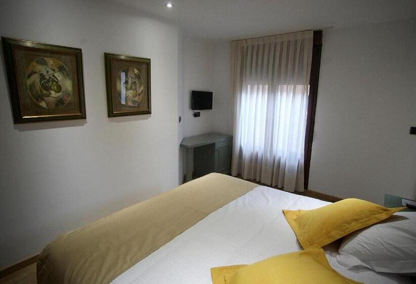 اتاق استاندارد با بالکن, Boutique Hotel Castilla