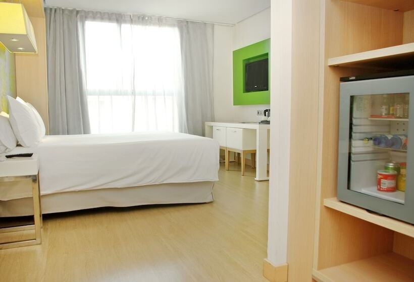 اتاق استاندارد با تخت دوبل برای معلولان, Doubletree By Hilton  Girona