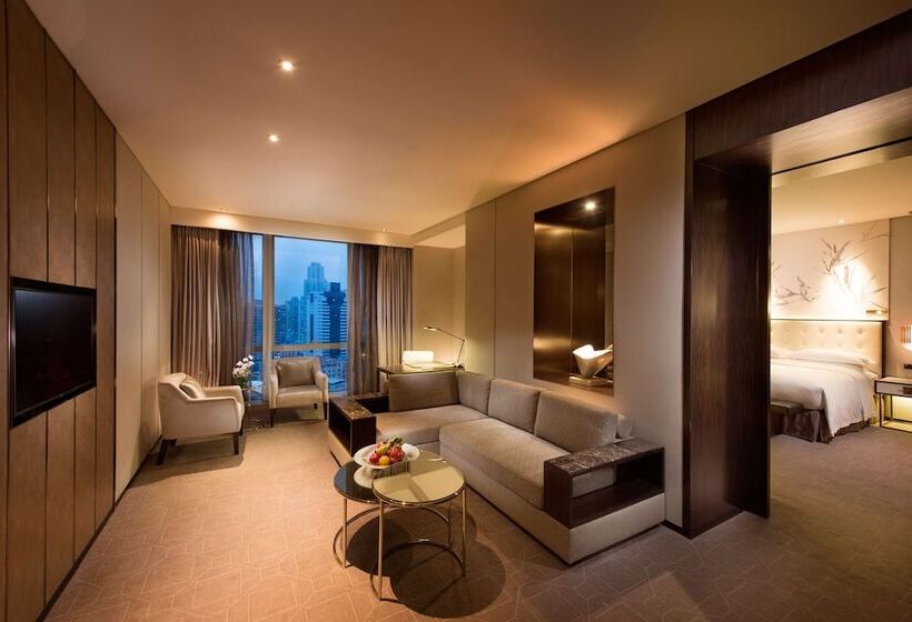 Suite Deluxe Cama King, Hilton Shenzhen Futian