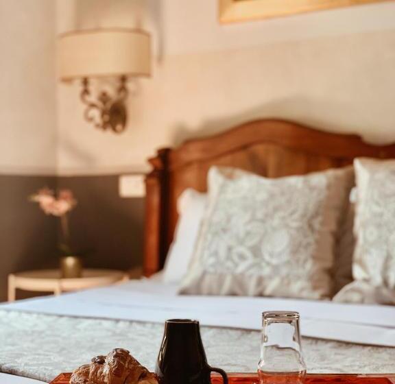 اتاق کلاسیک سه تخته, Residenza Sciarra B&B