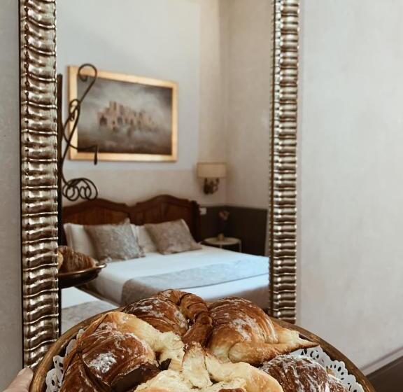 اتاق کلاسیک سه تخته, Residenza Sciarra B&B