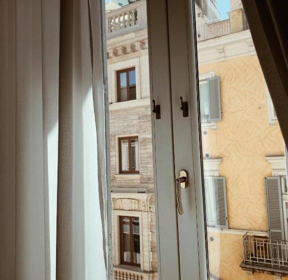 اتاق لوکس چهار تخته, Residenza Sciarra B&B