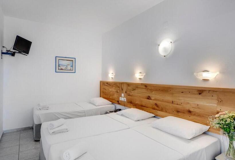 Chambre Triple Classique, Maki S Place