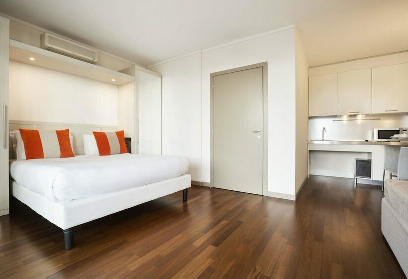 1 Sovrums Premium Lägenhet, Ramada Plaza by Wyndham Milano