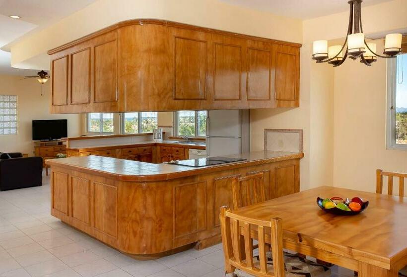 3 Bedroom Suite, Santa Fe Loreto by Villa Group