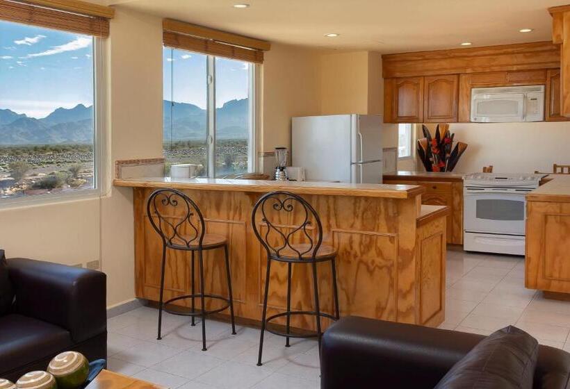3 Bedroom Suite, Santa Fe Loreto by Villa Group