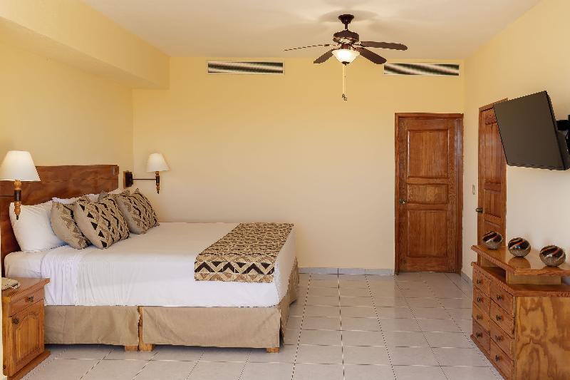 3 Bedroom Suite, Santa Fe Loreto by Villa Group