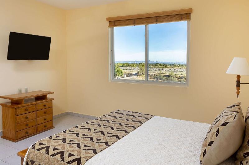 3 Bedroom Suite, Santa Fe Loreto by Villa Group