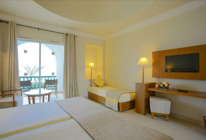 Standard Triple Room, Vincci Helios Beach