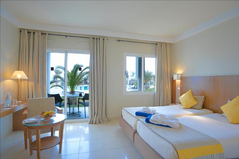 标准平房, Vincci Helios Beach