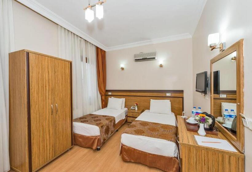 Quarto Triplo Estandar, May Hotel Istanbul