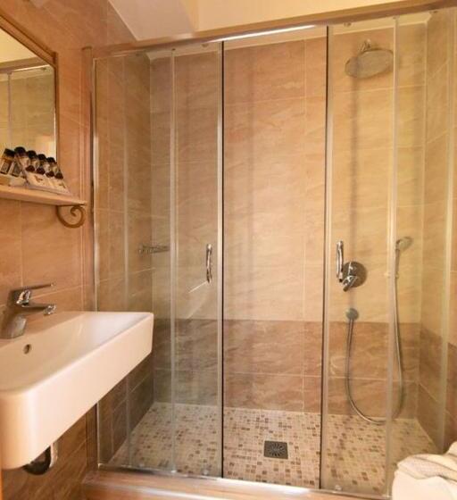 اتاق استاندارد, Paris Hotel