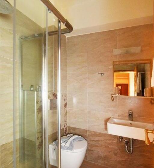 اتاق استاندارد, Paris Hotel