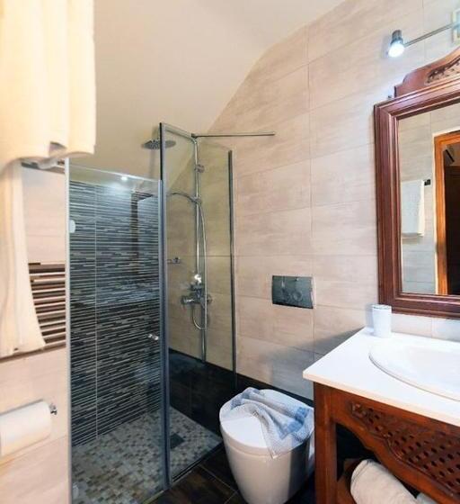 استودیوی استاندارد, Paris Hotel