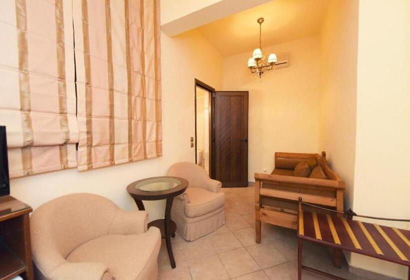 سوییت, Paris Hotel