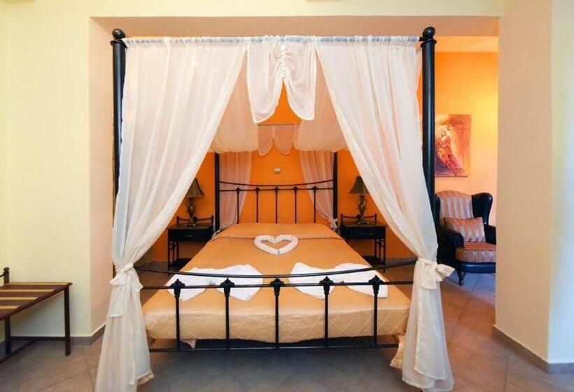 سوییت, Paris Hotel