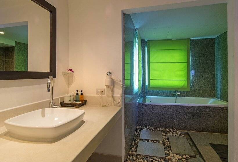 اتاق لوکس با چشم‌انداز استخر, Aonang All Seasons Beach Resort
