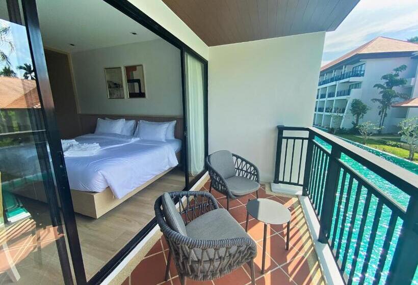 اتاق استاندارد با چشم‌انداز استخر, D Varee Mai Khao Beach Resort, Thailand