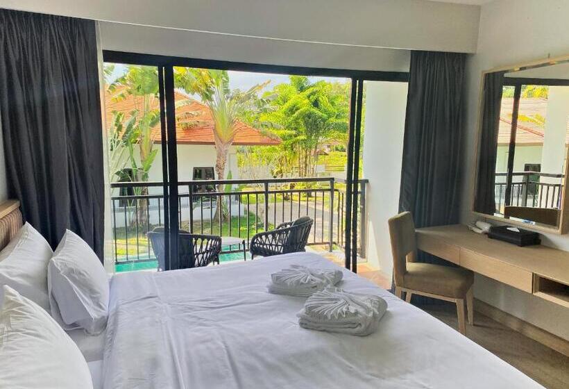 اتاق استاندارد با چشم‌انداز استخر, D Varee Mai Khao Beach Resort, Thailand