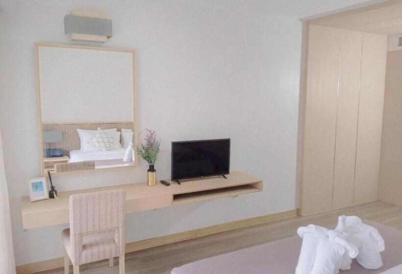 اتاق لوکس, D Varee Mai Khao Beach Resort, Thailand