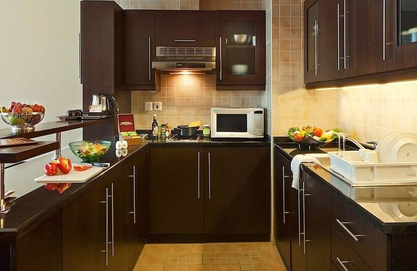 استودیوی لوکس, Al Manzel Hotel Apartments