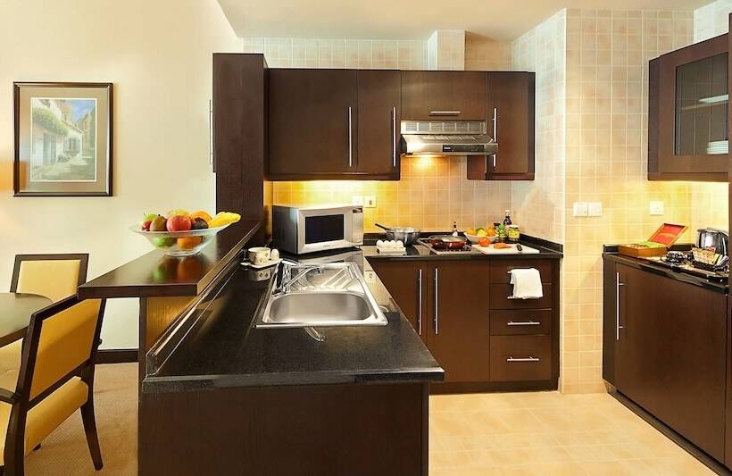 سوئیت پریمیوم, Al Manzel Hotel Apartments
