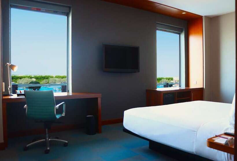 Standard Room Double Bed, Aloft Abu Dhabi