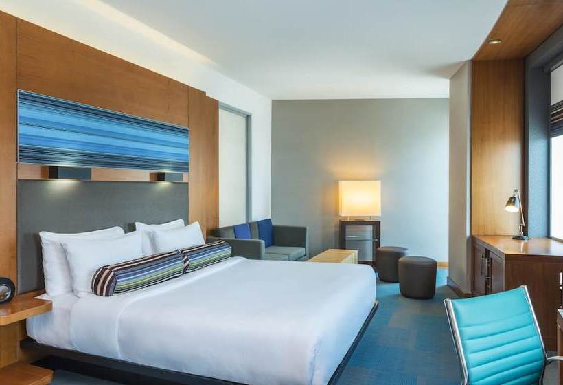 Standard Room Double Bed, Aloft Abu Dhabi