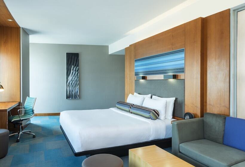 Standard Room Double Bed, Aloft Abu Dhabi