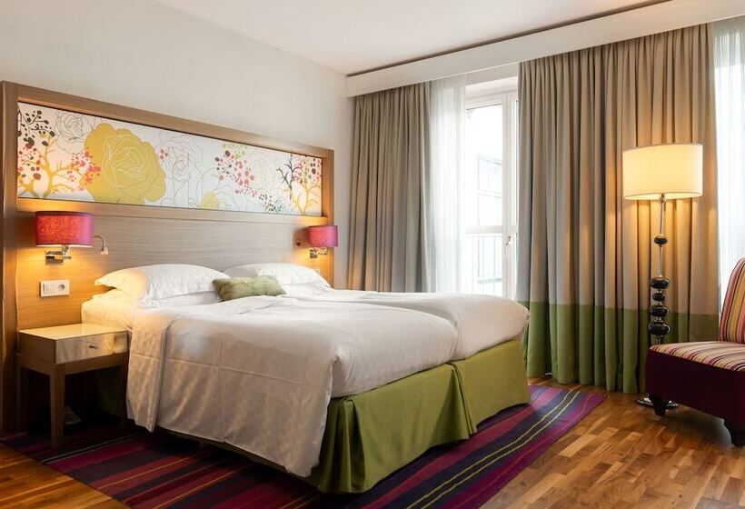 디럭스 룸, Elite Hotel Esplanade