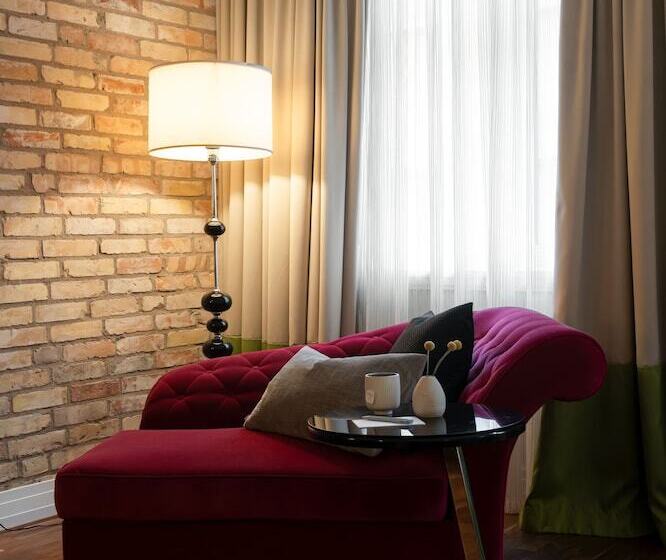 디럭스 룸, Elite Hotel Esplanade