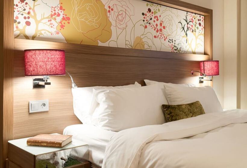 디럭스 룸, Elite Hotel Esplanade