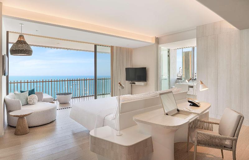 اتاق اجرایی با چشم‌انداز دریا, Hilton Pattaya