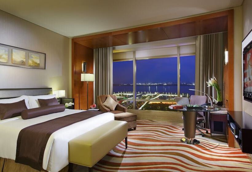 Premium room with river view, Intercontinental Hangzhou