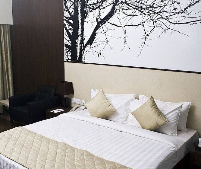 اتاق لوکس, Mind Space Hotel, Pimpri