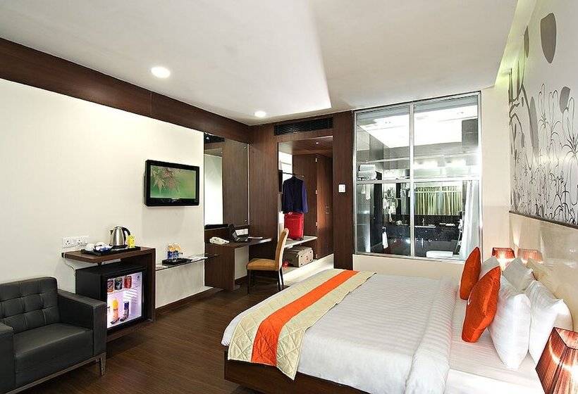 اتاق لوکس, Mind Space Hotel, Pimpri