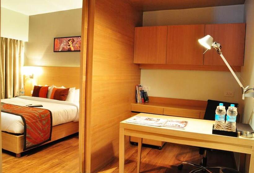 استودیوی استاندارد, Mind Space Hotel, Pimpri