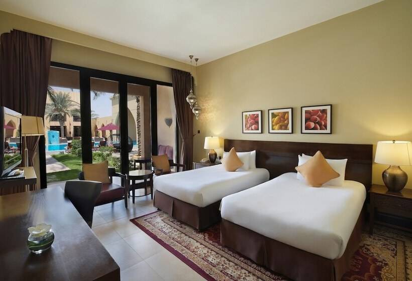 اتاق استاندارد با چشم‌انداز استخر, Tilal Liwa Desert Retreat
