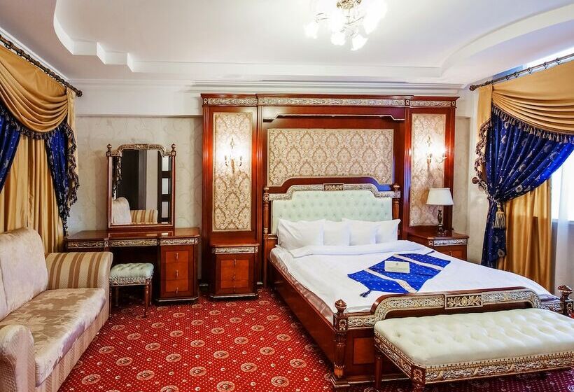 Suite, Moscow Holiday Hotel