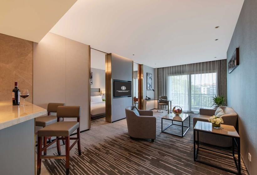سوییت, Dongguan Forum Hotel And Apartment