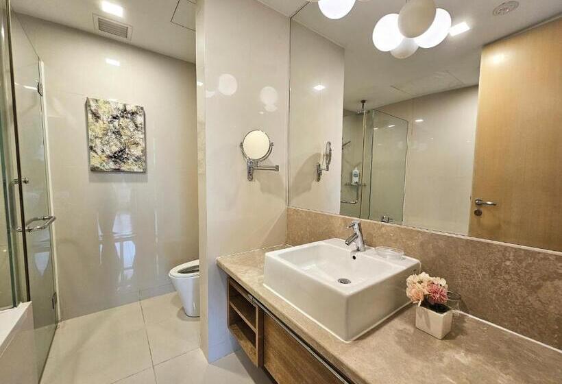 Deluxe Suite King Bed, Cormar Suites Serviced Apartment
