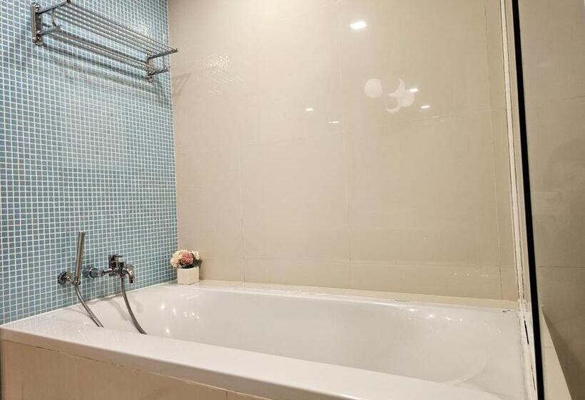 Deluxe Suite King Bed, Cormar Suites Serviced Apartment