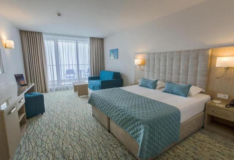 اتاق اساندارد با چشم‌انداز جانبی به دریا, Astoria Hotel All Inclusive & Private Beach