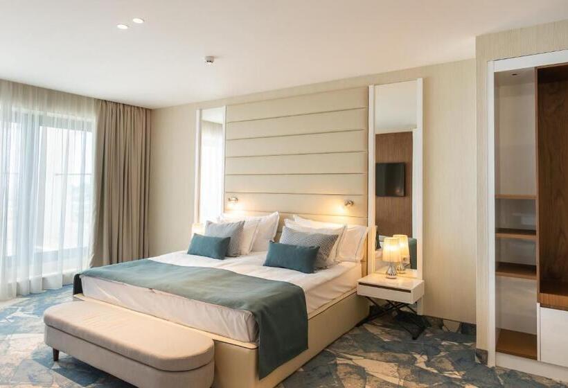 سوییت با چشم‌انداز دریا, Astoria Hotel All Inclusive & Private Beach
