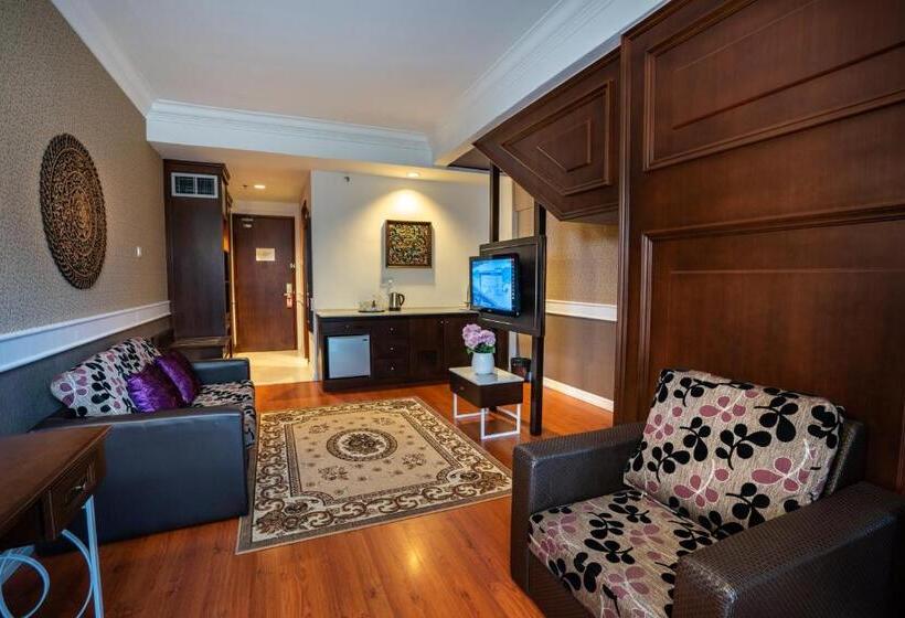 سوییت دوبلکس, Century Pines Resort