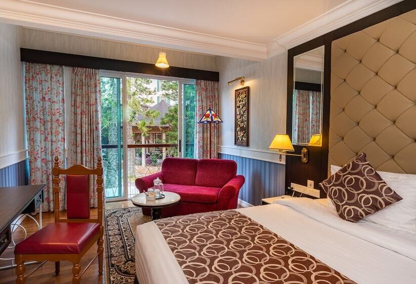 اتاق سوپریور, Century Pines Resort