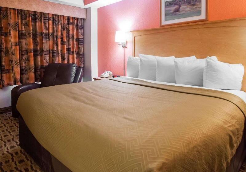 اتاق لوکس, Century Pines Resort